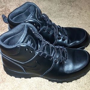 Nike Men's Size 10 Boots